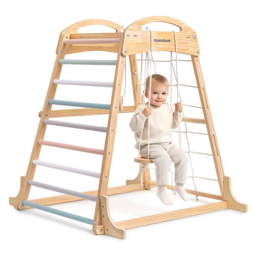 Dřevěné vnitřní hřiště s houpačkou, gymnastickými kruhy a šplhací sítí